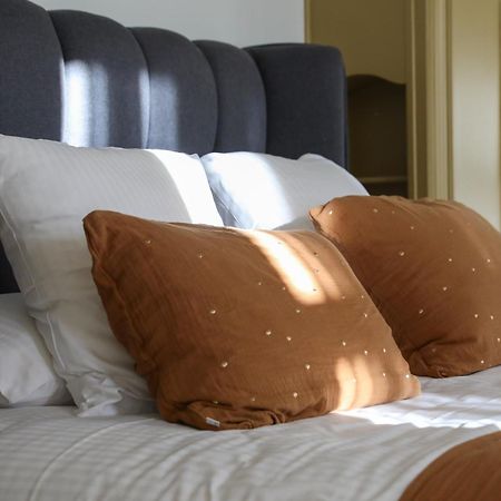 Sequoias Golf & Ressort Hotell Ruy-Montceau Exteriör bild