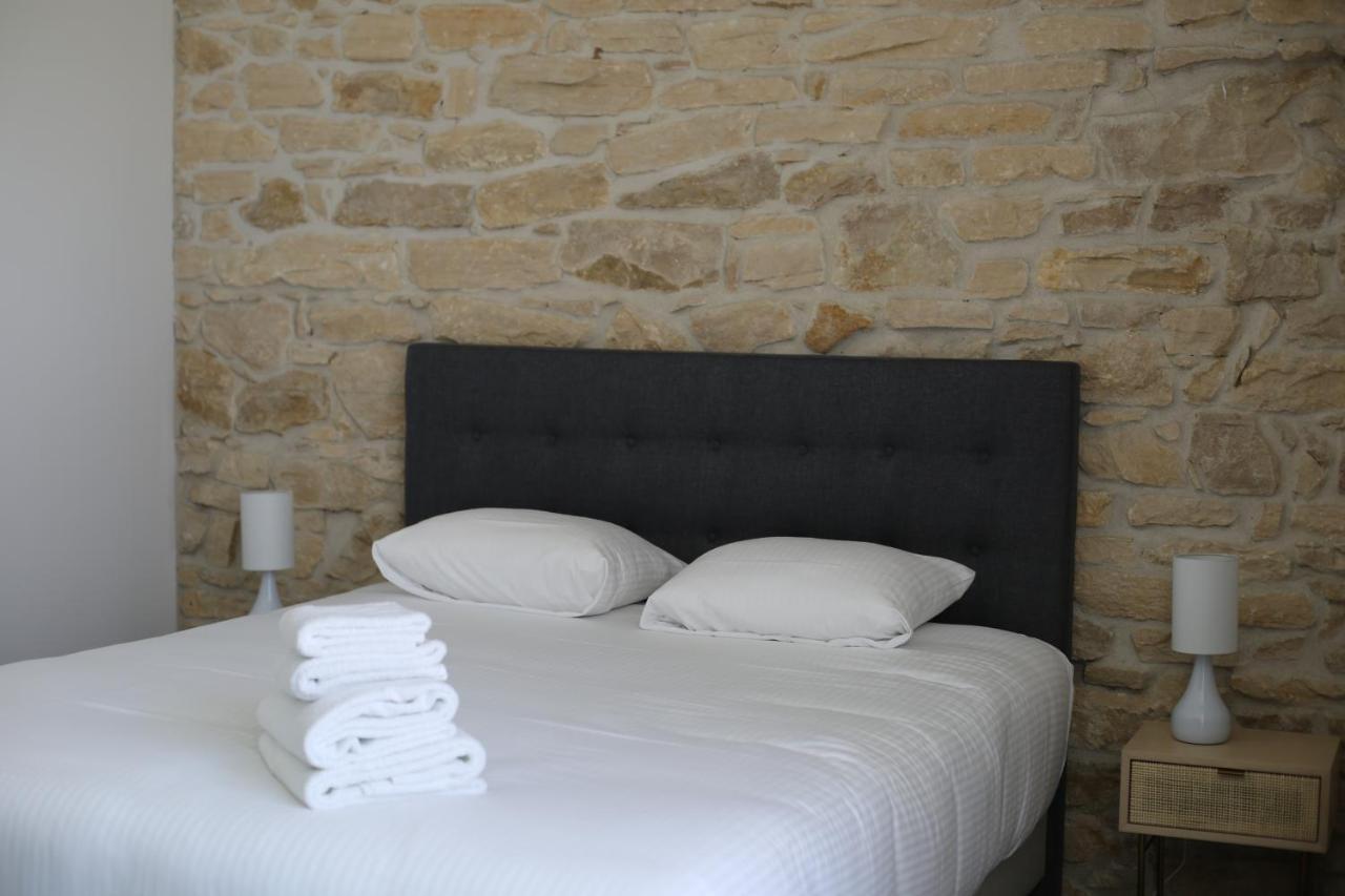 Sequoias Golf & Ressort Hotell Ruy-Montceau Exteriör bild