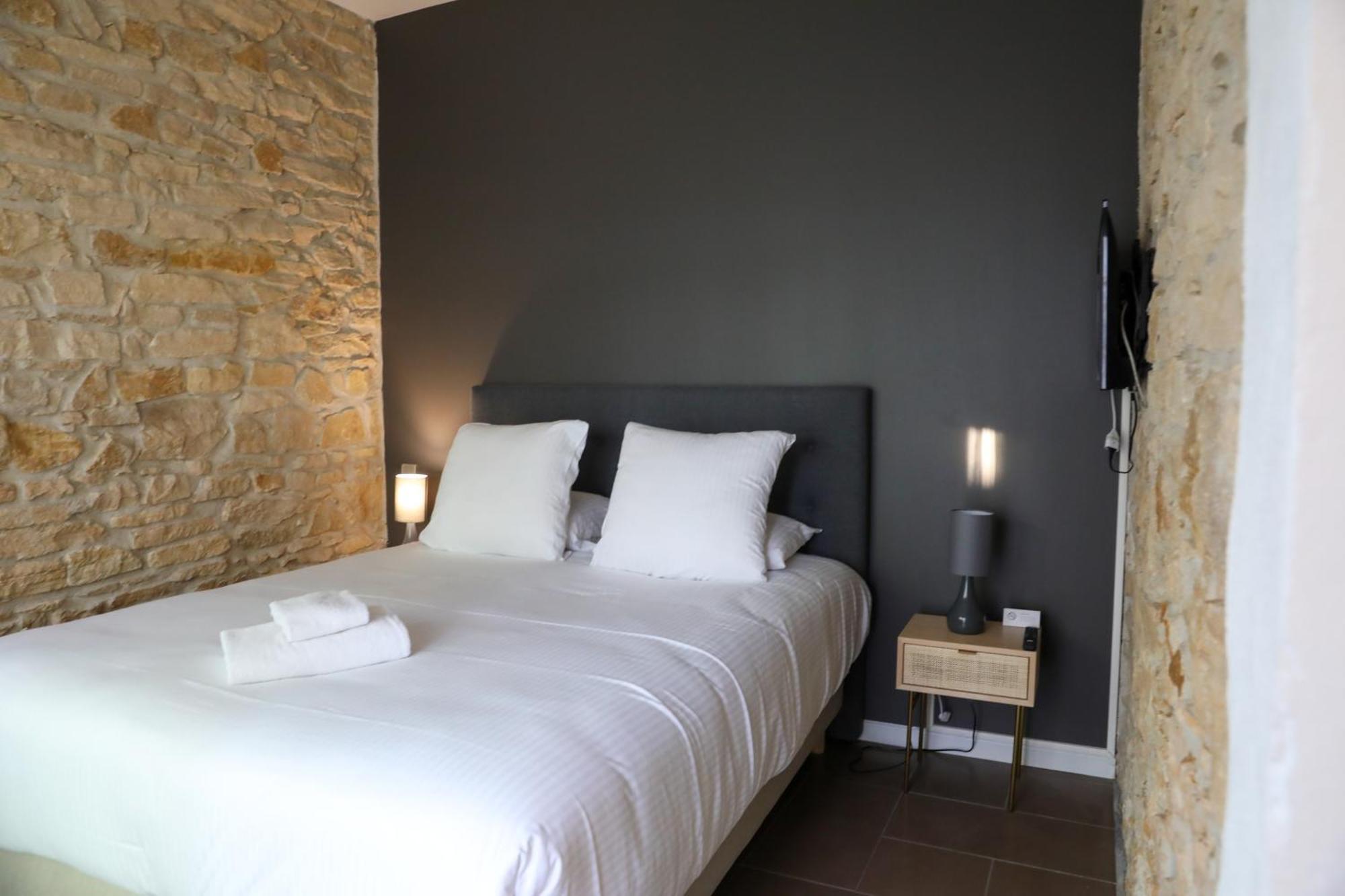 Sequoias Golf & Ressort Hotell Ruy-Montceau Exteriör bild