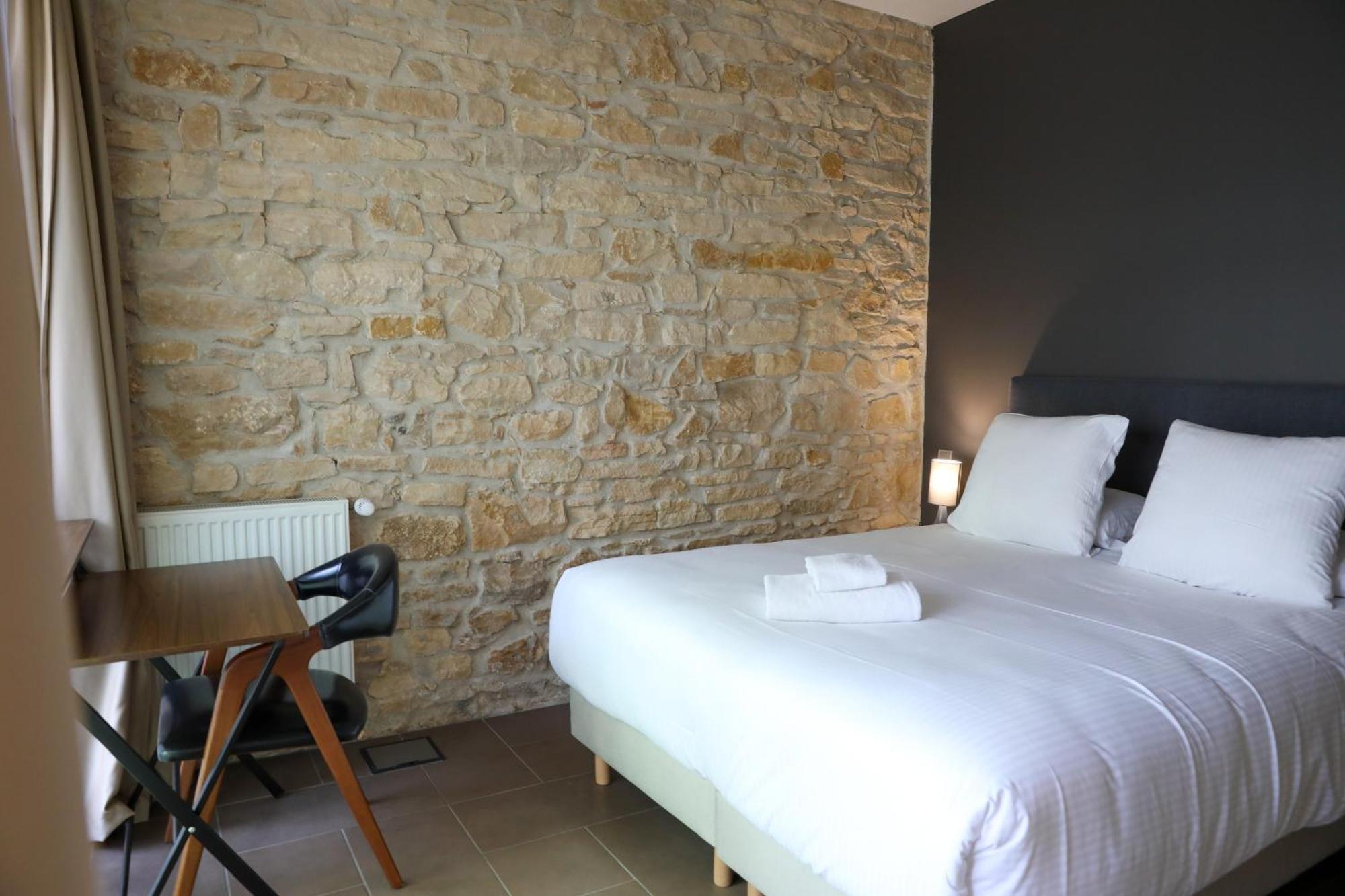 Sequoias Golf & Ressort Hotell Ruy-Montceau Exteriör bild