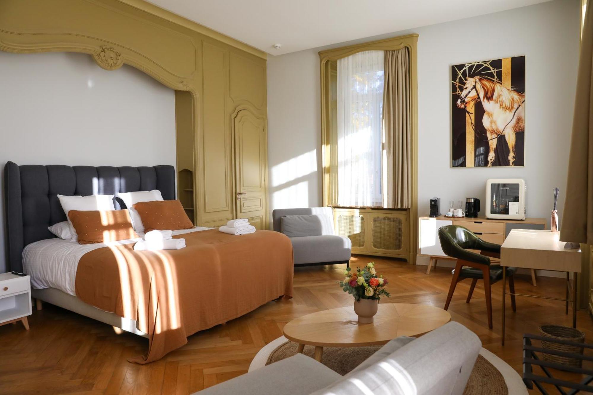 Sequoias Golf & Ressort Hotell Ruy-Montceau Exteriör bild
