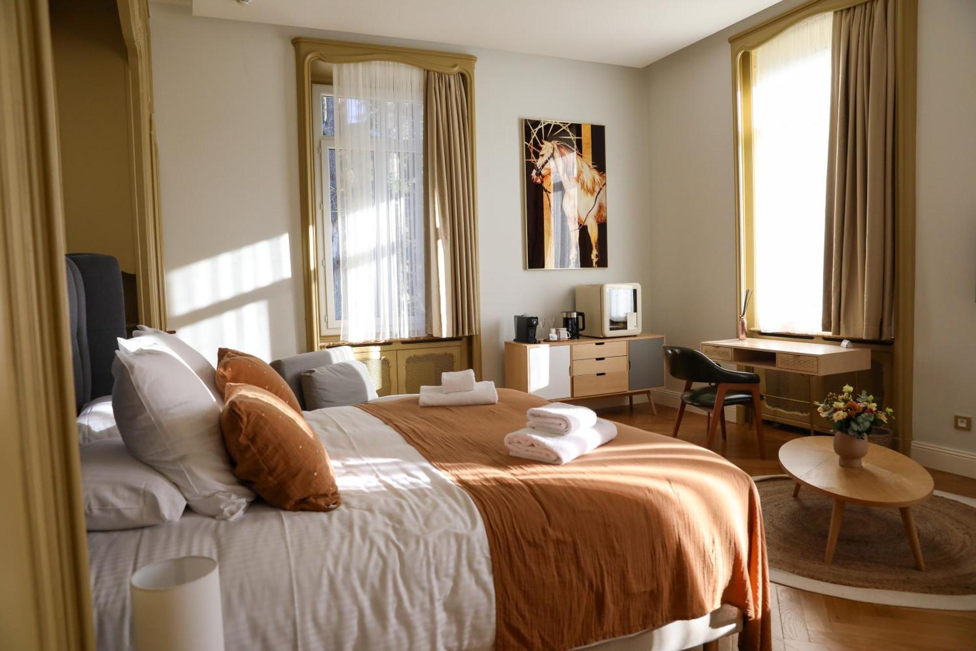 Sequoias Golf & Ressort Hotell Ruy-Montceau Exteriör bild