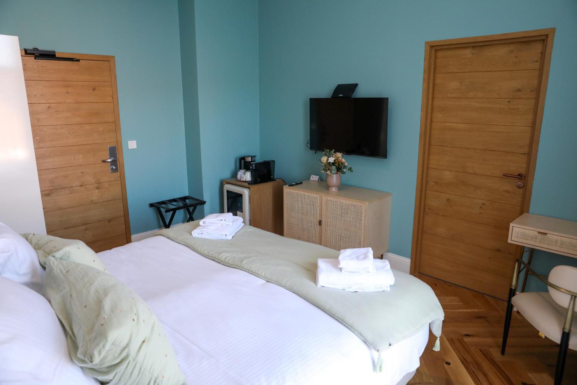 Sequoias Golf & Ressort Hotell Ruy-Montceau Exteriör bild