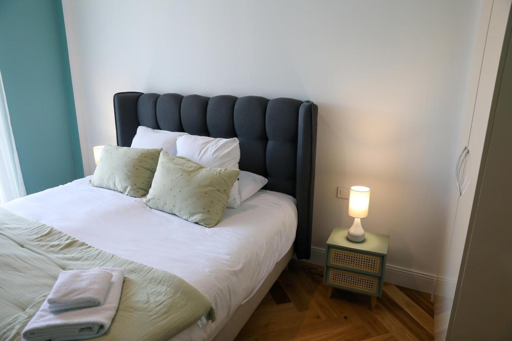 Sequoias Golf & Ressort Hotell Ruy-Montceau Exteriör bild