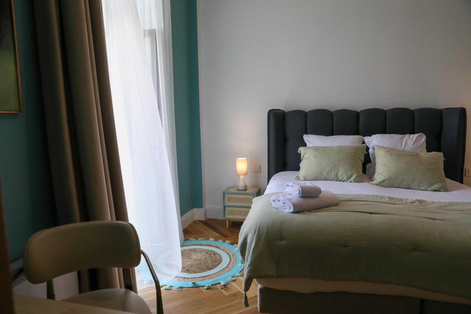 Sequoias Golf & Ressort Hotell Ruy-Montceau Exteriör bild